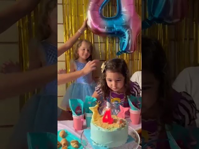 Vídeo relacionado con Velas Cumpleaños Números 5,3D Unicornio Arco iris Vela,Vela de Número 5 de Pastel Decoración,Aniversarios,Baby Shower de Cumpleaños