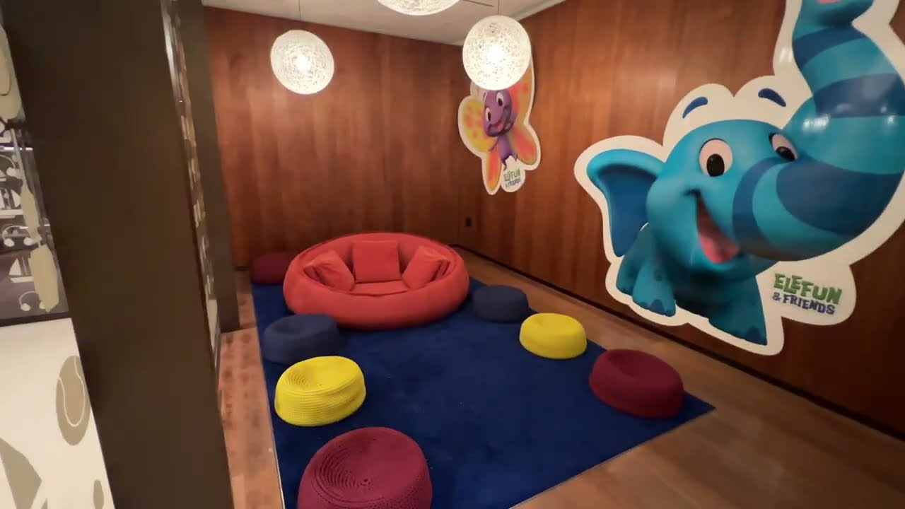 Qatar Airways Premium Lounge thumbnail