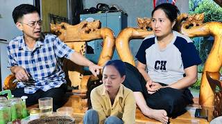 Download lagu How did Mr. Toan react when Ms. Hoc confessed that Chinh was her daughter? mp3