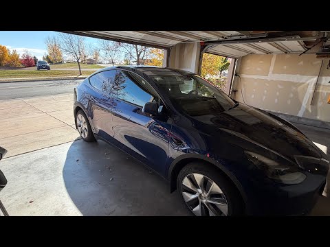 Tesla FSD v14.1.3 can park in your garage…sort of!