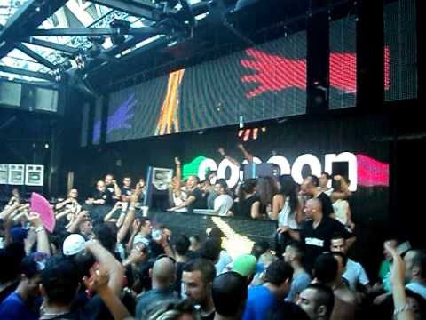 last track marco carola@cocoricò 4 8 2010.AVI