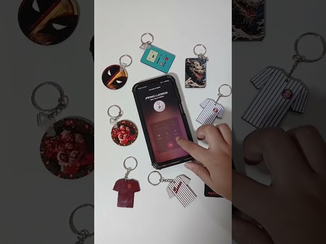 Vídeo relacionado con Mabor 2 llaveros estéticos de guitarra punk, bonitos llaveros de estrella de música, llavero de corazón para mujer, bolso, regalo, amantes de la música, regalos kawaii, Talla única