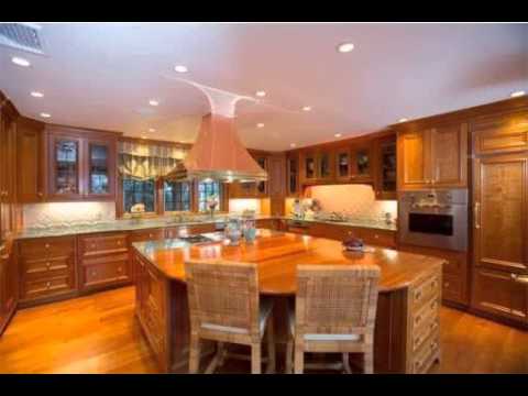 52 Valley Road, Wellesley, MA - Listed by Debi Benoit