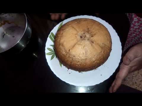 Essay chocolate cake, home made.