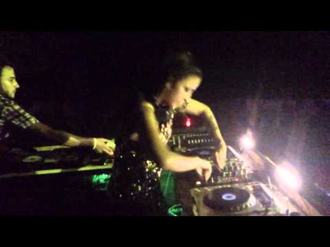 DJ Laura Shine (Ceren Özdemir)