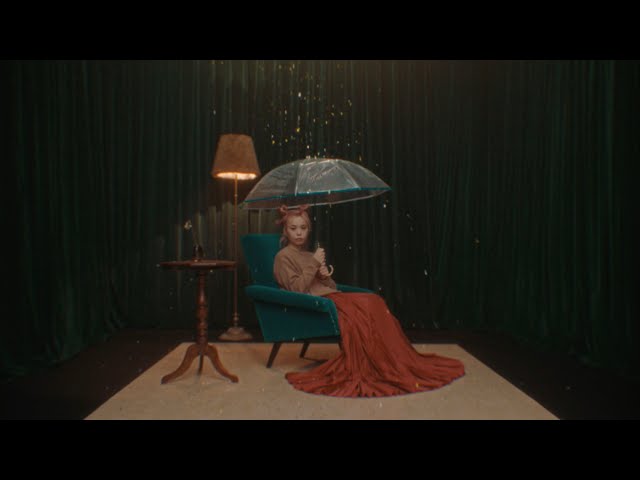 Chara、イタリアのラグジュアリーブランド、マックスマーラとコラボした「面影」のMVを公開! 4 YouTubeサムネイル
