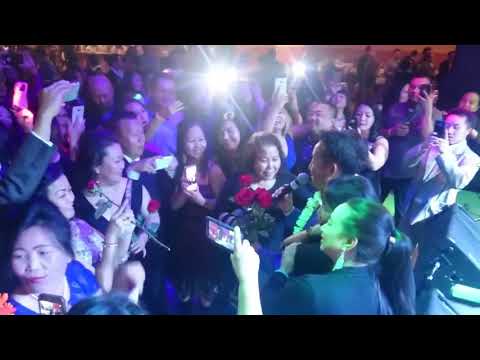 Nplooj Xyooj Thawj Thawj Lub Concert Nyob U.S.A