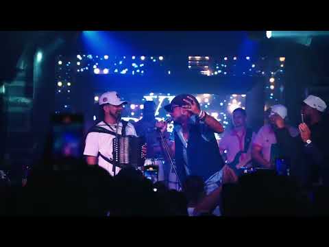 EL RUBIO ACORDEÓN + VAKERO - HOY SE VA BEBER (EN VIVO)