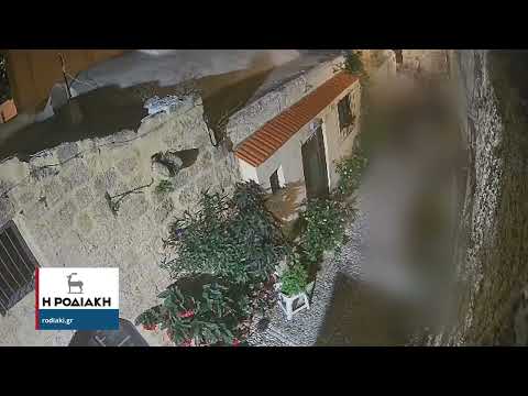 Έσπασαν με κλωτσιά το τζάμι κεντρικής πόρτας  σε σπίτι 84χρονης στην Παλιά Πόλη