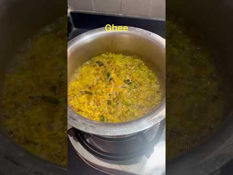 Vegetable Khichdi without onion and garlic