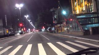 Dando um rolezinho de madrugada pela Avenida Paulista