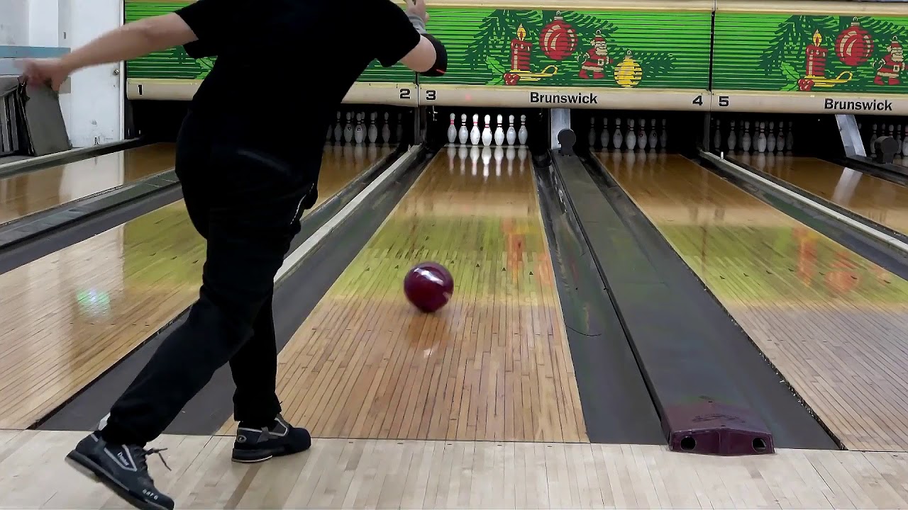 Brunswick A-2 Pinsetter Malfunction By A Stuck Pin In [TAIWAN]