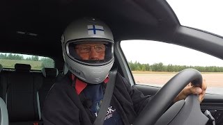 Kaaran Peter Geitelin koeajossa Seat Leon Cupra