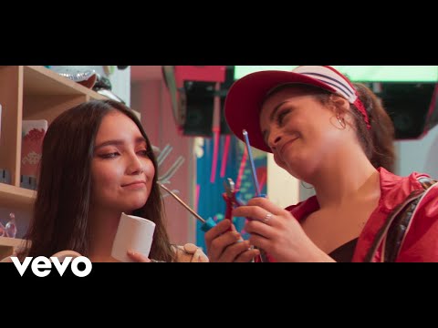 Julia Argüelles, Andrea De Alba - Tu color para pintar (De "BIA: Un mundo al revés")