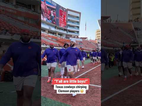 Texas cowboys on the sideline with a little trash talk to Clemson 😬🐅