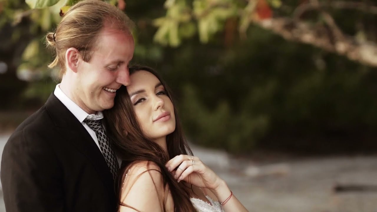 Red Rose Elopement in Manuel Antonio • Dana + Ryan