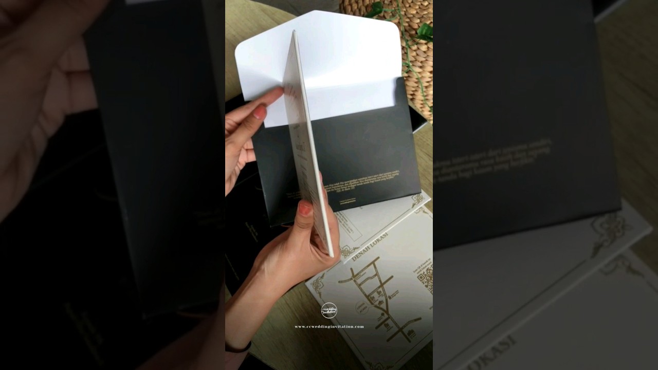 Undangan Hardcover #ccweddinginvitation #undanganhardcover #undangancustom #weddingcard #kadkahwin