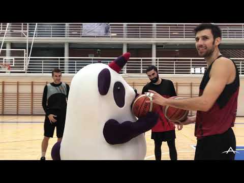 Pandi visita a Basket Navarra