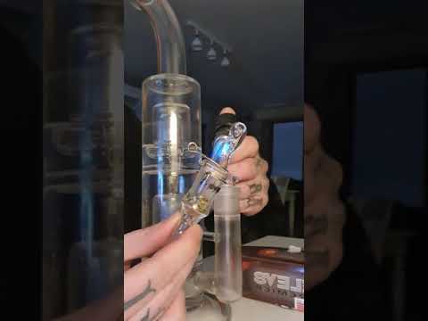 Elev8r Vaporizer bubbler blaze