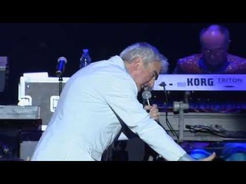 Elio e le Storie Tese - Live in Piangipane: l'intro di Mangoni