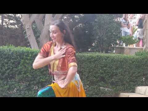 Interpretación y danza arabesca de Leticia Valle. Alcazaba. Almería. 2023.