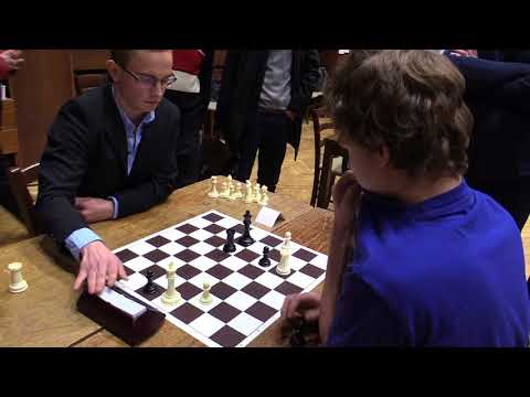 študenti SŠ 7.4.   FM Miroslav Macko  -  FM Teodor Holtman 0:1