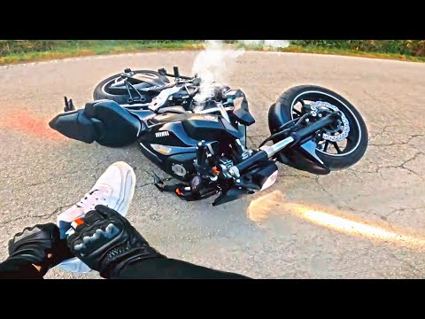 10 MINUTES OF INCREDIBLE, CRAZY & EPIC Motorcycle Moments