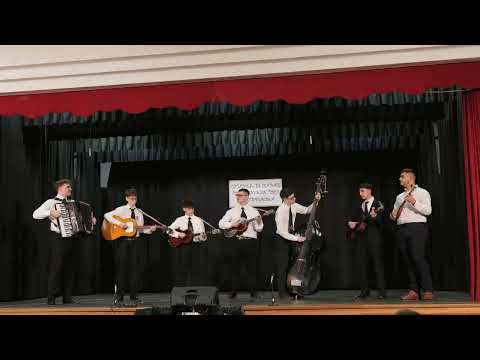 Tambura - Sükösdi Danubia Tamburazenekar fellépése XXXVI. Nagybaracskai Néptánctalálkozón.