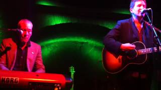 STEVE WYNN & CHRIS CACAVAS - Love Me Anyway   (acoustic, 2013.02.10 Vienna)
