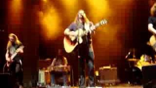 Tangled Up Roses - Shooter Jennings LIVE