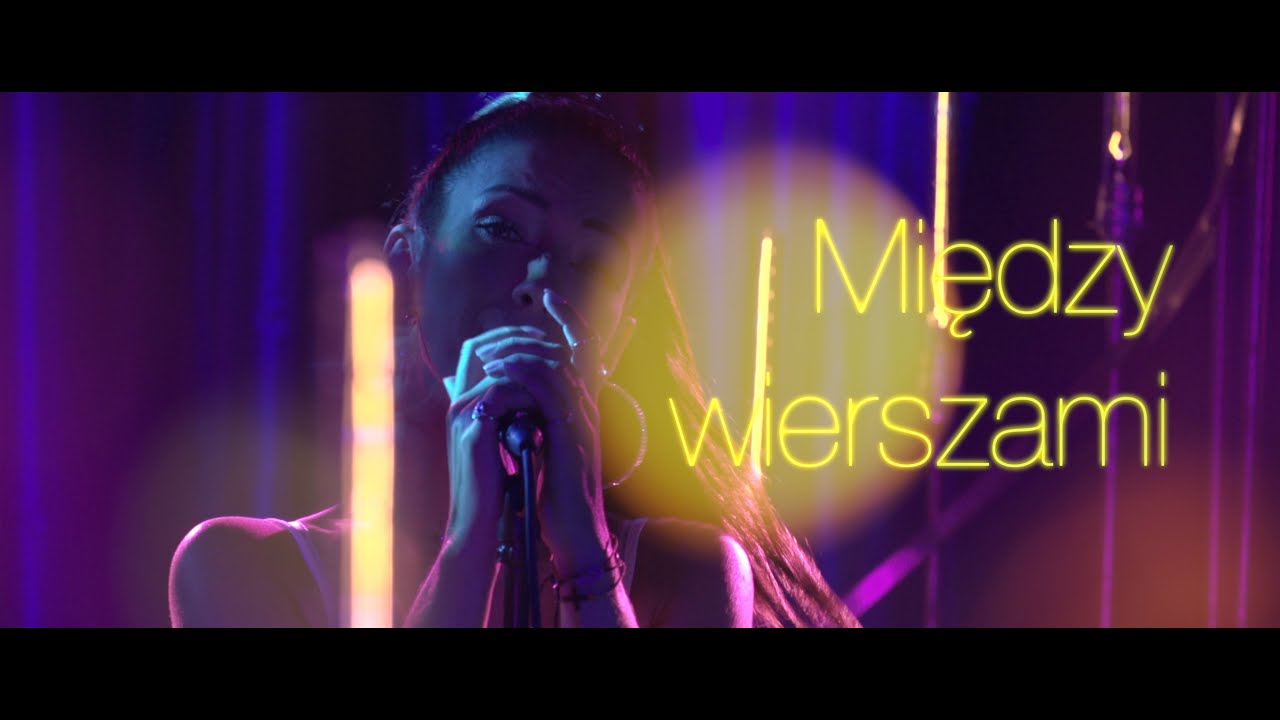 Jula - Między wierszami