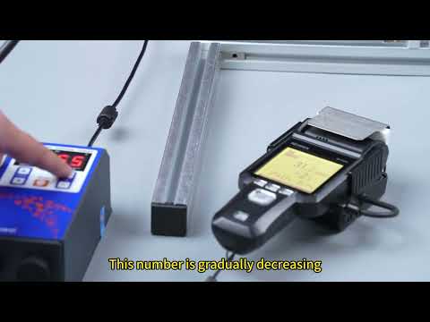 How does the performance of an ionizing bar paired with an adjustable ion power supply?