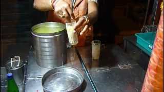 preview picture of video 'Ice Cream in Mathura, India. How to make Indian-style Ice cream. Holi.'
