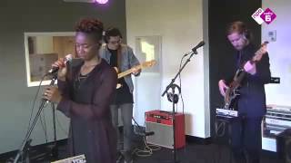 Sabrina Starke - Clean Up Woman (Betty Wright cover) | NPO Soul en Jazz