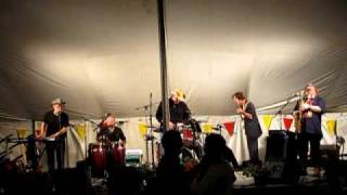 Brave Combo, Happy Wanderer