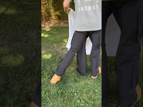 It looks like a third leg 😲