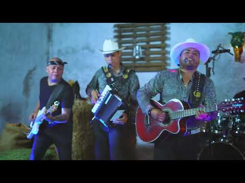 LOS 3 GALLOS - CHIVO TATEMADO (en vivo)