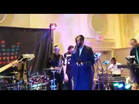 Berry Weber sings Eitz Chaim and Meleyim Ziv