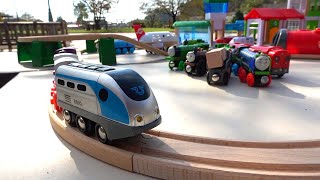 Download lagu Thomas & Brio Wooden Railway ☆ 4 Tunnel & Crane Course mp3