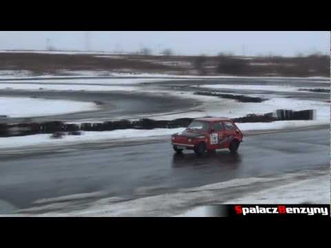 Fiat 126p podczas nawrotu i beczki - Rally Sprint pamięci J. Kuliga w Lublinie - Spalacz Benyzny