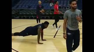 Zion Williamson missed the dunk so the staff made him do push ups