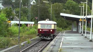 preview picture of video 'Ausfahrt Wismarer Schienenbus (Schweineschnäuzchen)/Departure Wismar Railbus (Pigsnout)'