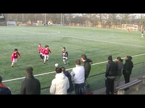 SML JO11 5-vs Jonge Kracht JO11-4 op 26-11-2016 met computermuziek