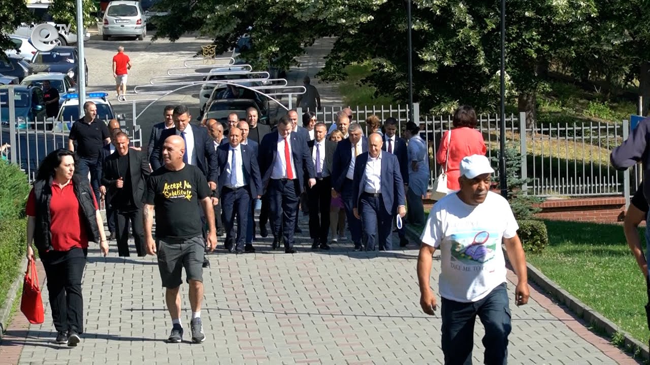 Делян Пеевски избра да гласува в Кърджали