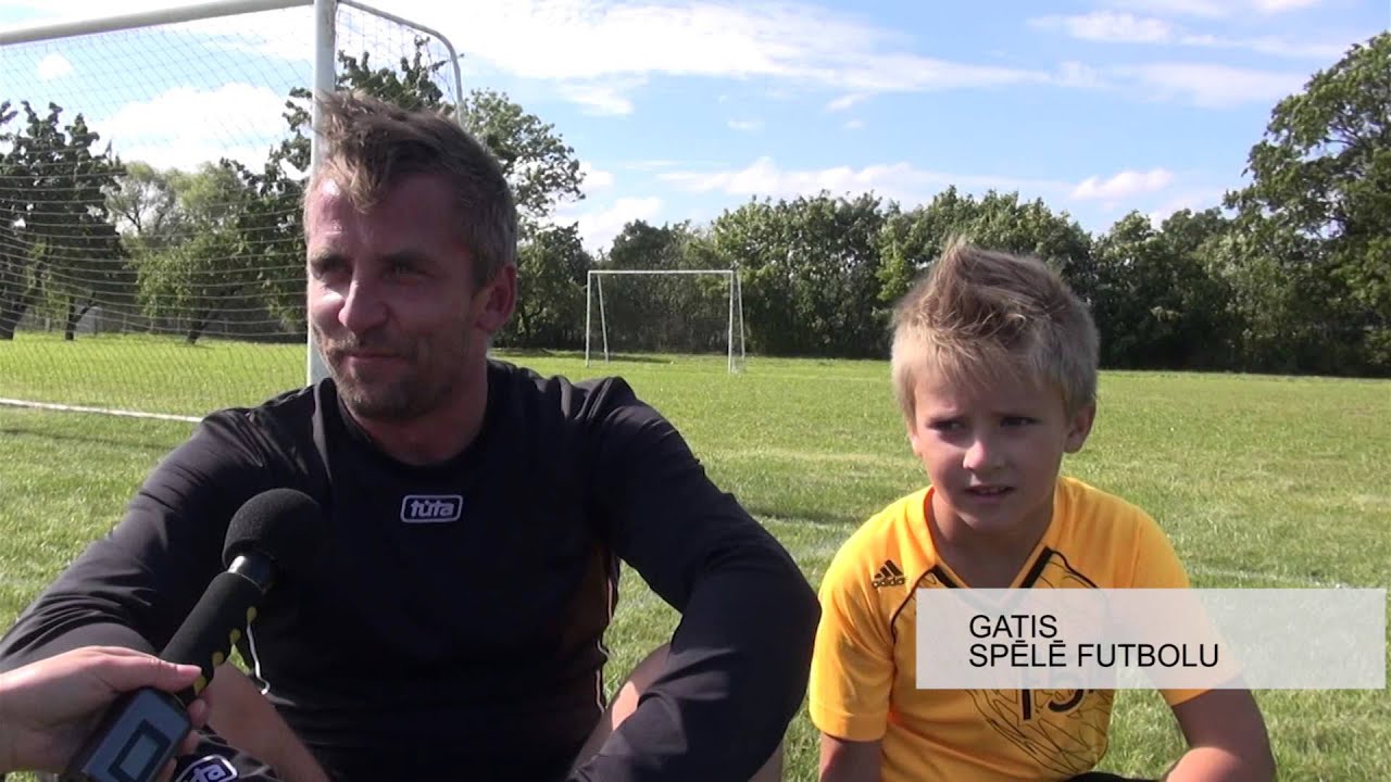 Jaunpilī atklāts atjaunotais futbola laukums /VIDEO/