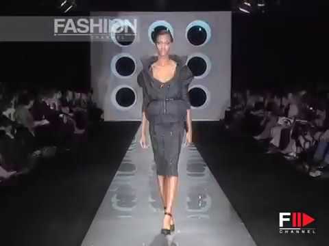 "Paco Rabanne" Autumn Winter 2004 2005 Paris 2 of 4 Pret a Porter by FashionChannel