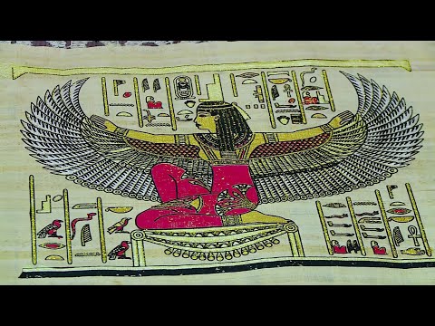 Egyptian papyrus paper makers stick to ancient methods