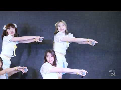 BNK48 Mean - Sayonara Crawl @ BaNANA x True 5G MOBILE&IT 2022, MBK Center [FanCam 4K 60p] 220624