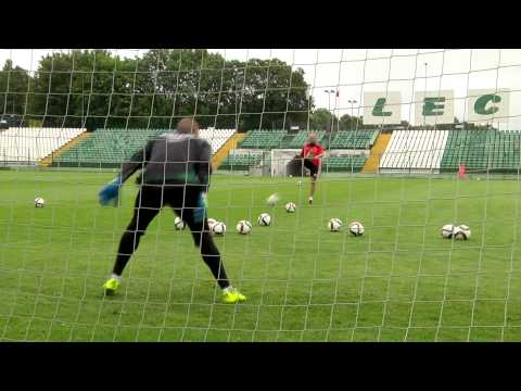 Trening bramkarzy Lechii. Bilard trenera Woźniaka