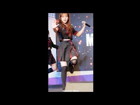 Punn MANJI cover - SHOUT(真っ白なキャンバス) @MBK Center IDOL 2019 Born to be IDOL-Fancam-2.11.2019